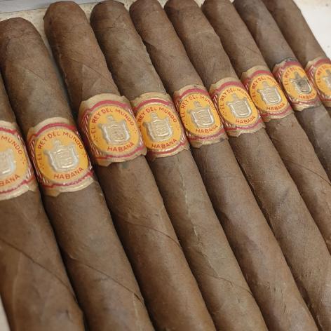 Lot 299 - El Rey del Mundo Elegantes 