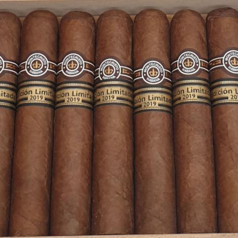 Lot 31 - Montecristo Supremos 