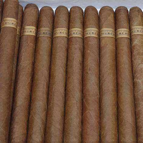 Lot 325 - Romeo y Julieta Churchills