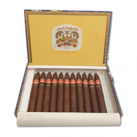 Lot 32 - Partagas Piramides