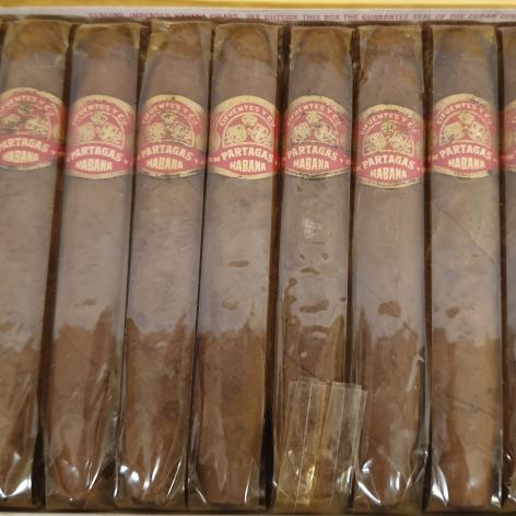 Lot 331 - Partagas Petit Bouquets