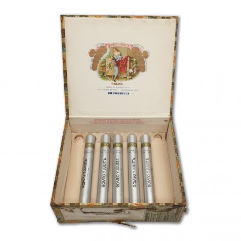 Lot 337 - Romeo y Julieta Churchills 