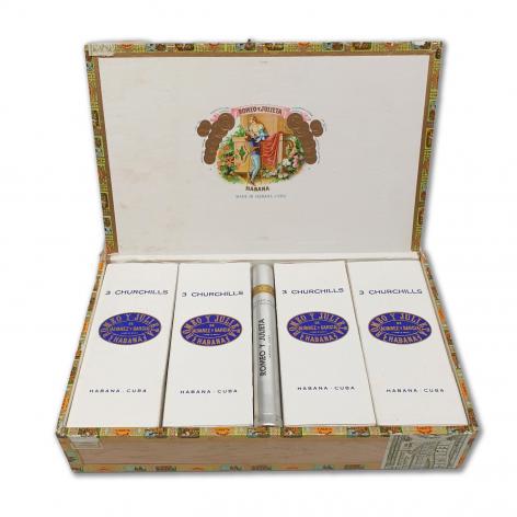 Lot 33 - Romeo y Julieta Churchills