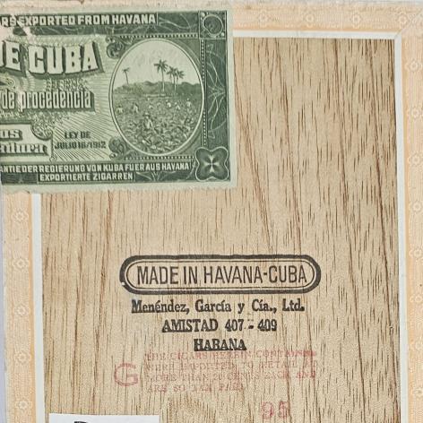 Lot 352 - H. Upmann Coronas Major