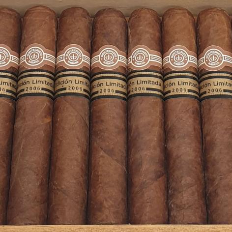 Lot 354 - Montecristo Robustos