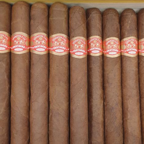 Lot 354 - Partagas Coronas 