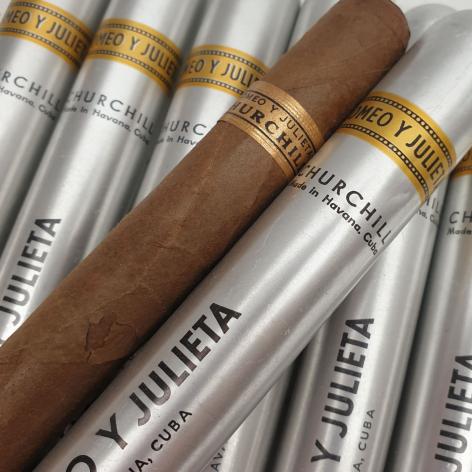 Lot 362 - Romeo y Julieta Churchills