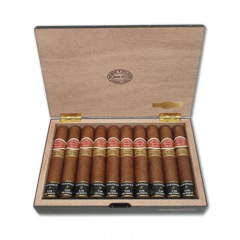 Lot 369 - Romeo y Julieta Wide Churchills 