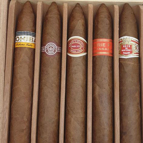 Lot 371 - Seleccion Piramides 