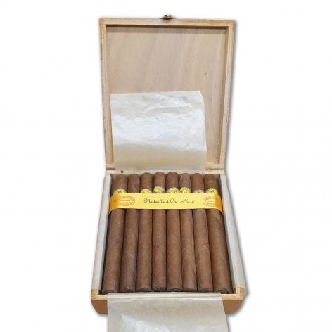 Lot 38 - La Gloria Cubana Medaille d&#39;Or No.2