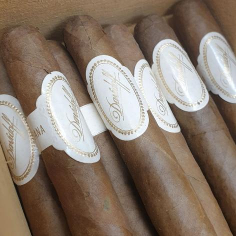 Lot 392 - Davidoff 1000