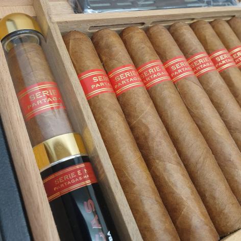 Lot 395 - Partagas Serie E No.2 travel humidor