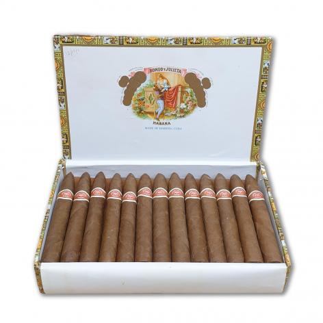 Lot 396 - Romeo y Julieta Piramides