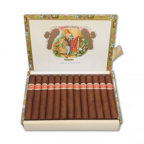 Lot 398 - Romeo y Julieta Tres Petit Coronas 