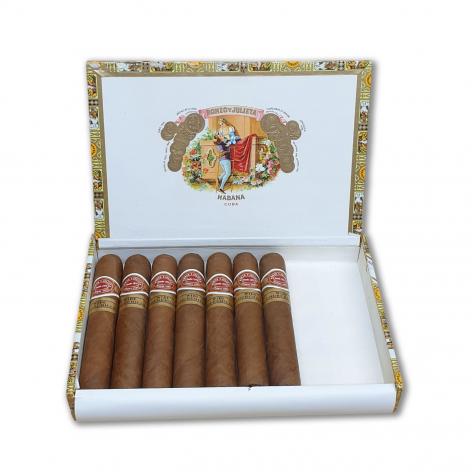 Lot 399 - Romeo y Julieta Wide Churchills 