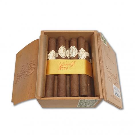 Lot 39 - Davidoff 2000