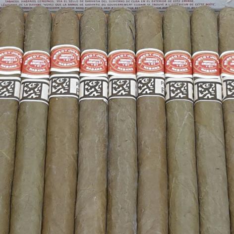 Lot 39 - Romeo y Julieta Palmas Reales 