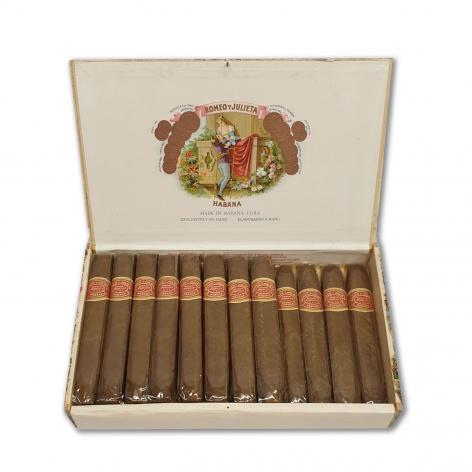 Lot 39 - Romeo y Julieta Celestiales Finos