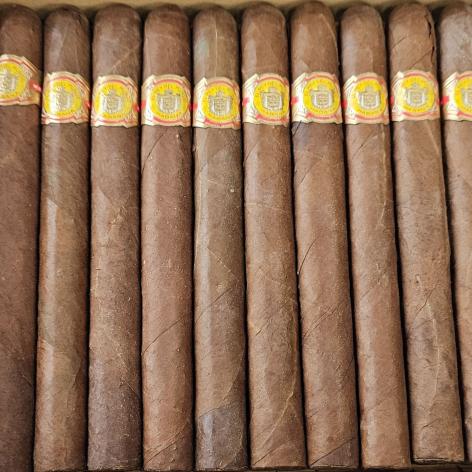 Lot 402 - El Rey Del Mundo Tainos 