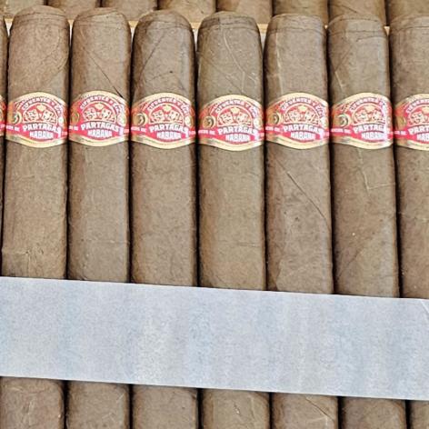 Lot 422 - Partagas Churchills de Luxe