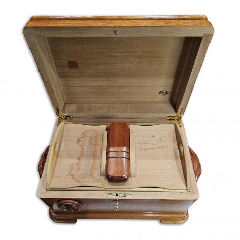 Lot 424 - Vegas Robaina 83 Aniversario humidor