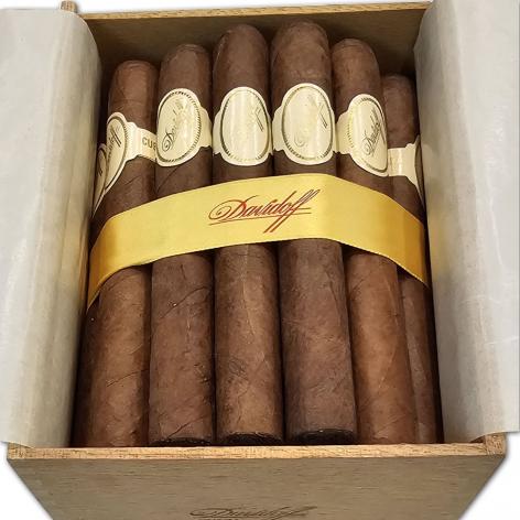 Lot 426 - Davidoff 5000