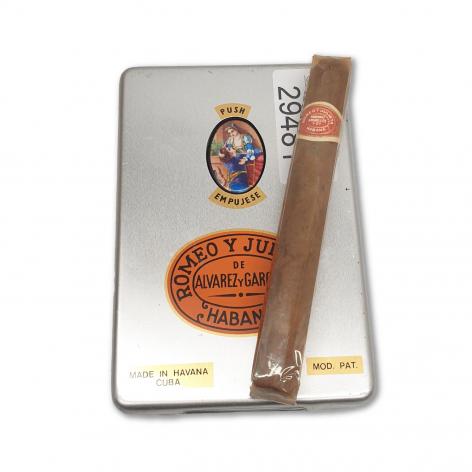 Lot 42 - Romeo y Julieta Club Kings