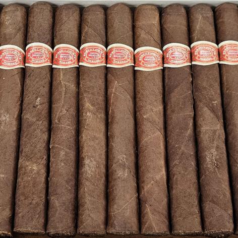 Lot 439 - Romeo y Julieta Coronas 