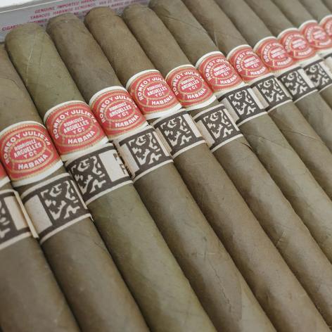 Lot 43 - Romeo y Julieta Palmas Reales 