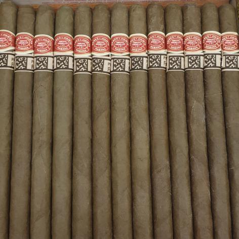 Lot 46 - Romeo y Julieta Palmas Reales 