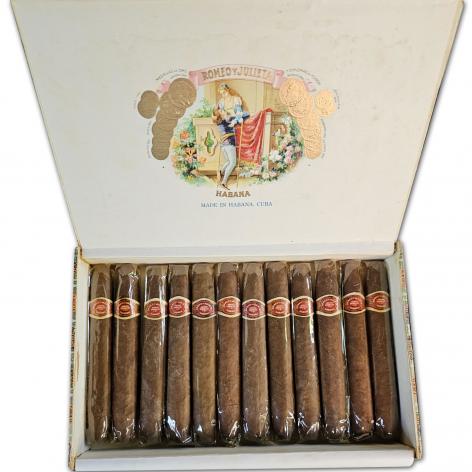 Lot 470 - Romeo y Julieta Celestiales Finos