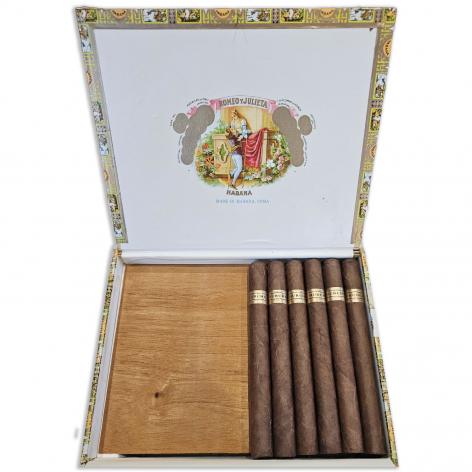 Lot 473 - Romeo y Julieta Churchills 