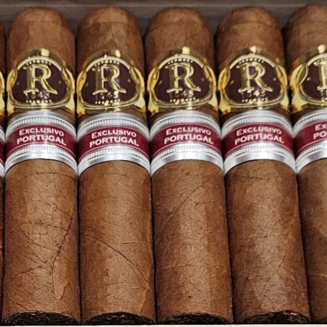 Lot 499 - Vegas Robaina Petit Robusto