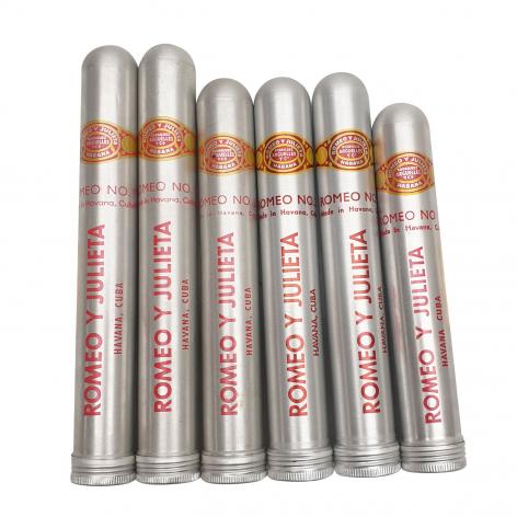 Lot 49 - Romeo y Julieta Mixed tubes