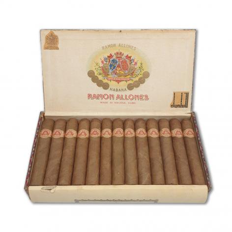 Lot 49 - Dunhill Ramon Allones Seleccion No. 77