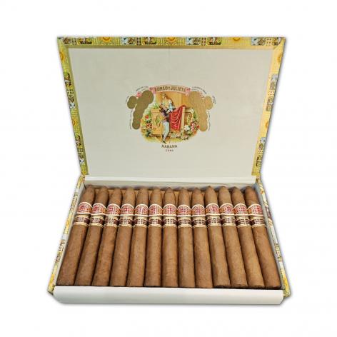 Lot 501 - Romeo y Julieta Piramides Anejados