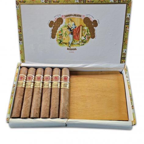 Lot 503 - Romeo y Julieta Short Churchills 