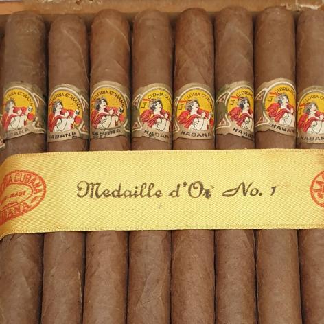 Lot 63 - La Gloria Cubana Medaille d&#39;Or No. 1