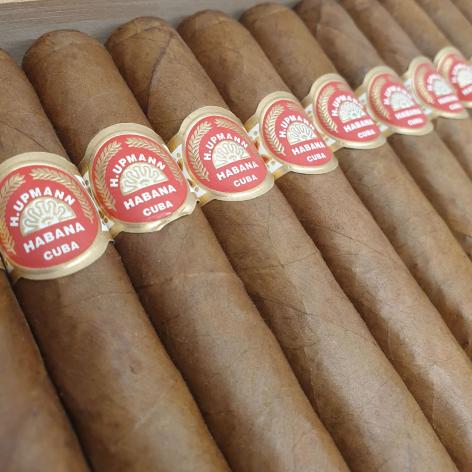 Lot 66 - H.Upmann Sir Winston