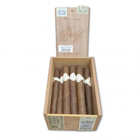 Lot 72 - Davidoff 4000