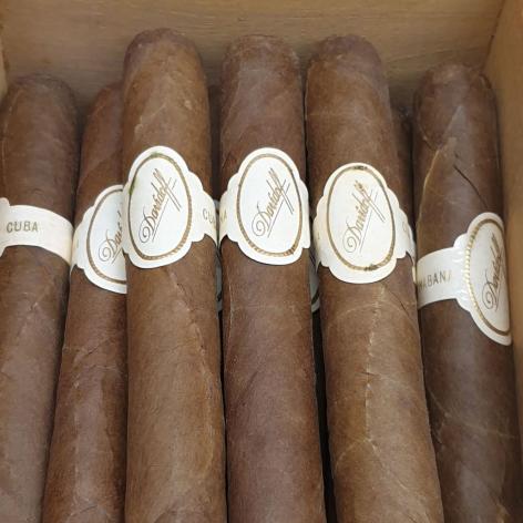 Lot 72 - Davidoff 4000