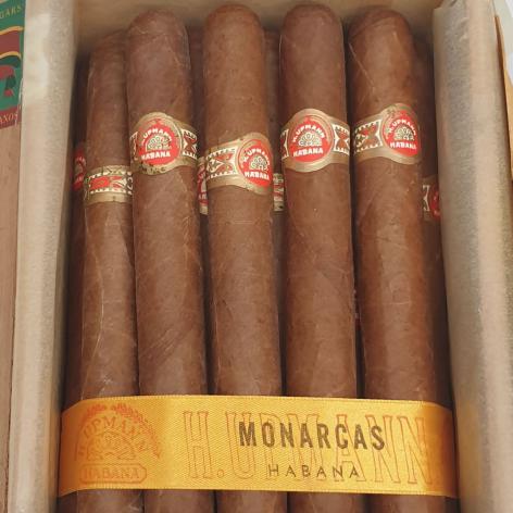 Lot 72 - H. Upmann Monarchs