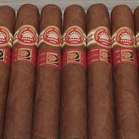 Lot 76 - H. Upmann Royal Robustos