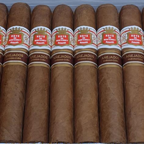 Lot 82 - Hoyo de Monterrey Hermosos No. 4