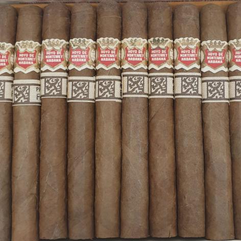 Lot 8 - Hoyo de Monterrey Hoyolitas