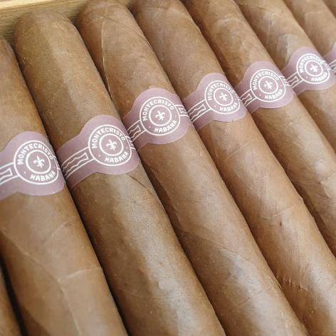 Lot 90 - Montecristo A