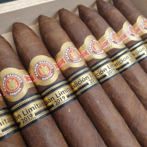 Lot 92 - Ramon Allones No. 2