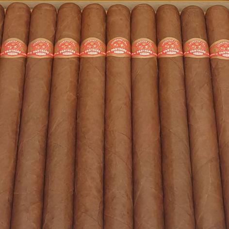 Lot 99 - Partagas Churchills de Luxe